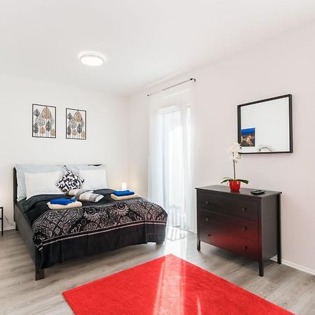 New Blue Danube Apartment With Balcony And Parking บูดาเปสต์ ภายนอก รูปภาพ
