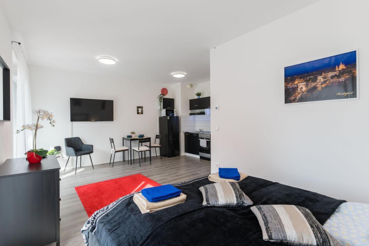New Blue Danube Apartment With Balcony And Parking บูดาเปสต์ ภายนอก รูปภาพ