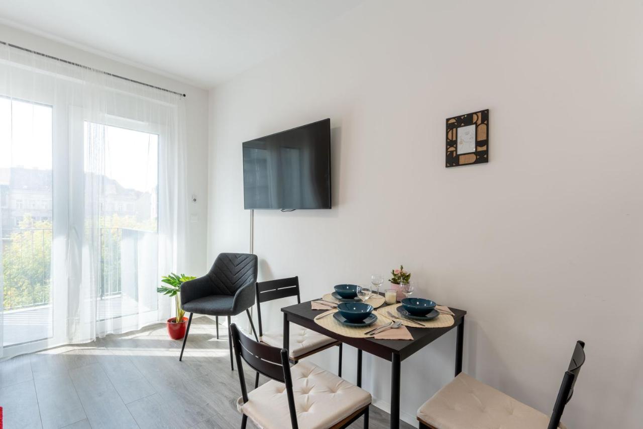 New Blue Danube Apartment With Balcony And Parking บูดาเปสต์ ภายนอก รูปภาพ