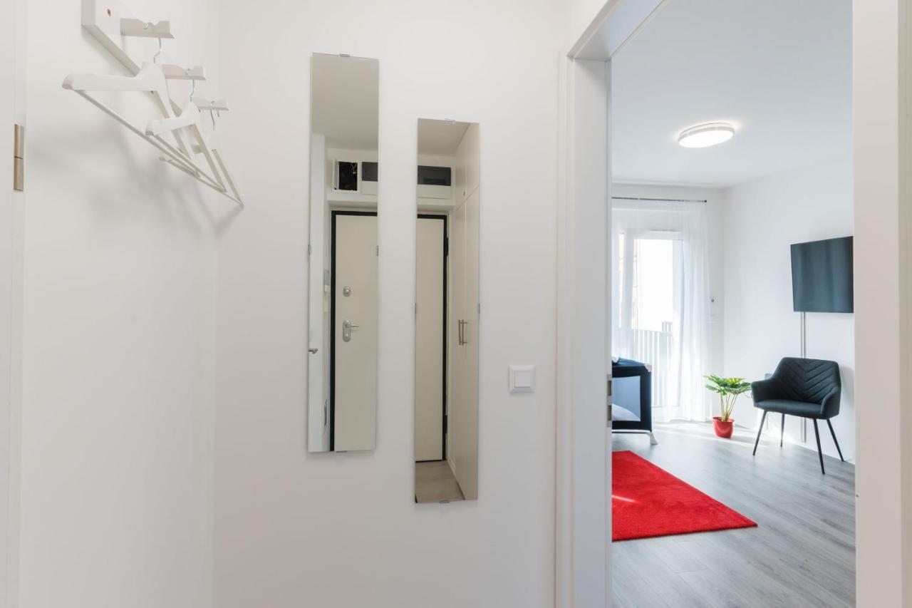 New Blue Danube Apartment With Balcony And Parking บูดาเปสต์ ภายนอก รูปภาพ